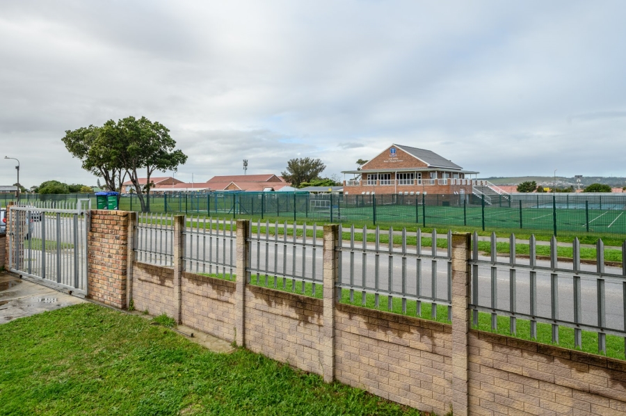 3 Bedroom Property for Sale in Kabega Park Eastern Cape